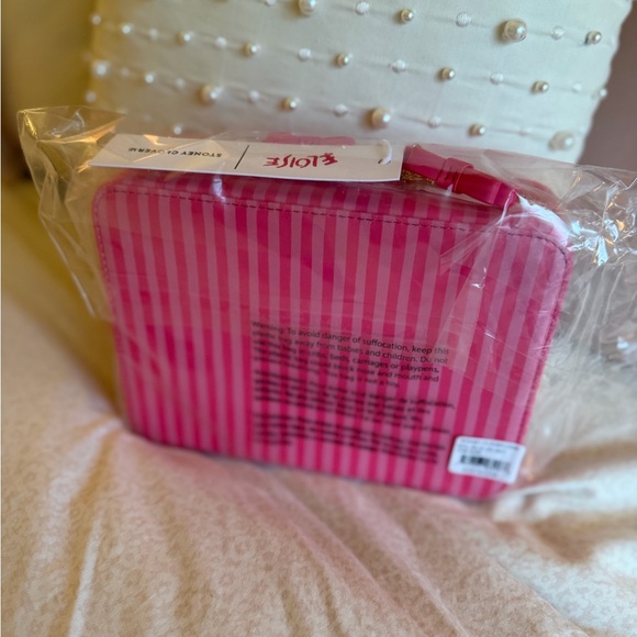 Stoney Clover Lane Eloise at the Plaza Pink Pink Pink Jewelry Case - Picture 6 of 8